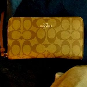Woman's coach wallet light & dark brown